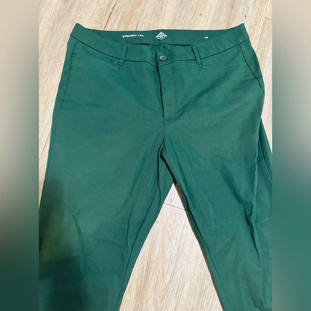 🔥$10 FINAL PRICE🔥 St. John's Bay Emerald Green Straight Leg Pixie Pants💛 - Picture 2 of 7